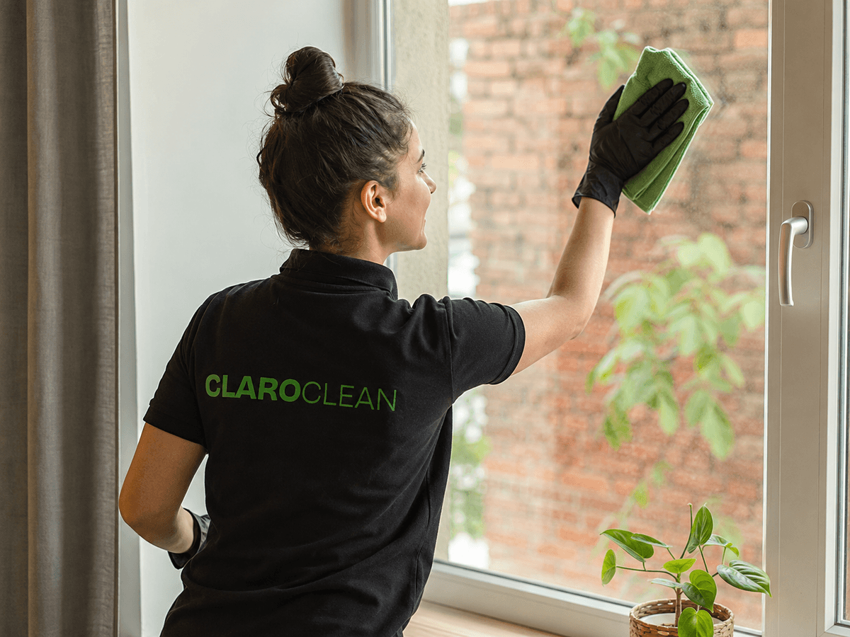 Claro Clean cleaner at work